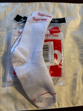 x1 Supreme Hanes White Sock NEW